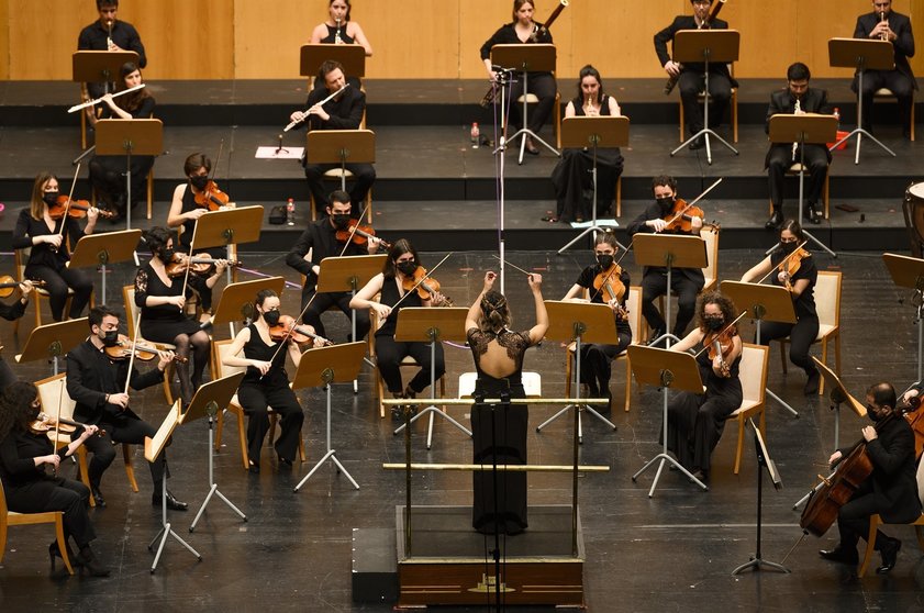 Archivo - Orquesta Sinfónica del Cantábrica (OSCAN), bajo la direción de Paula Sumillera