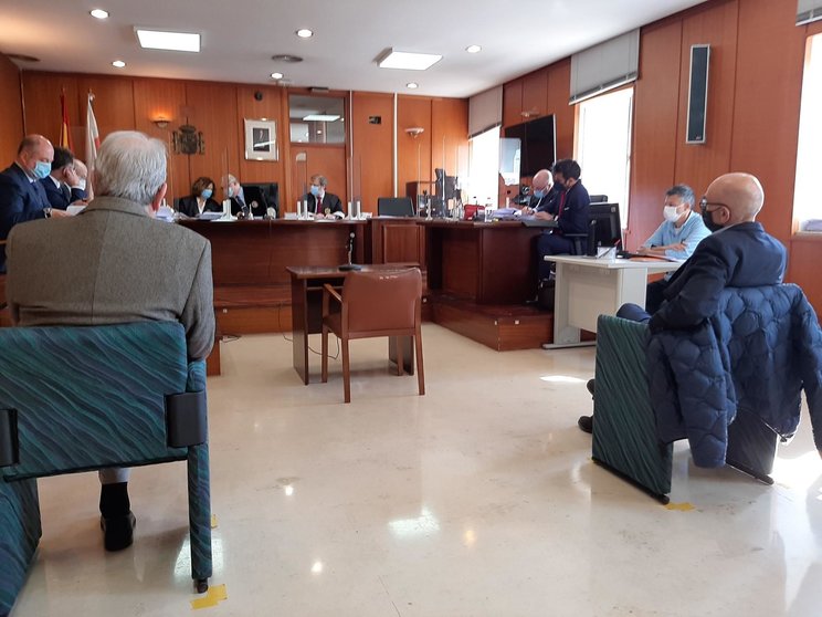 Archivo - El exalcalde de Noja, en el arranque del juicio contra él por el caso Nocanor, aplazado a mayo de 2021