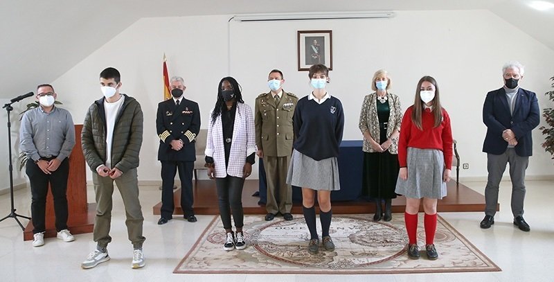 La consejera de Educación y Formación Profesional, Marina Lombó, asiste a la entrega de premios del Certamen ‘Carta a un militar español’. 
21 may 21