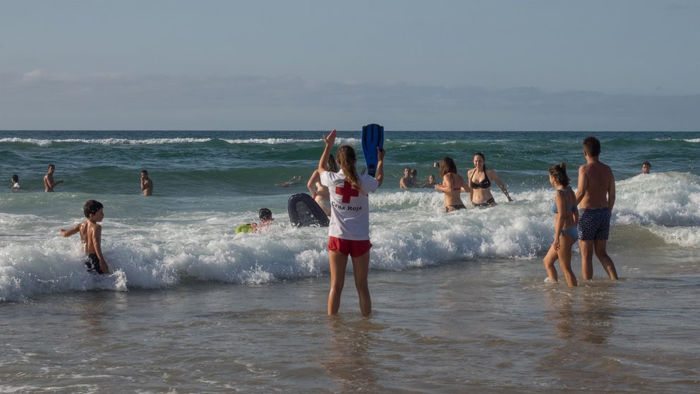 Archivo - Cruz Roja Cantabria realizó más de 6.000 asistencias en la temporada de playa y duplicó los rescates
