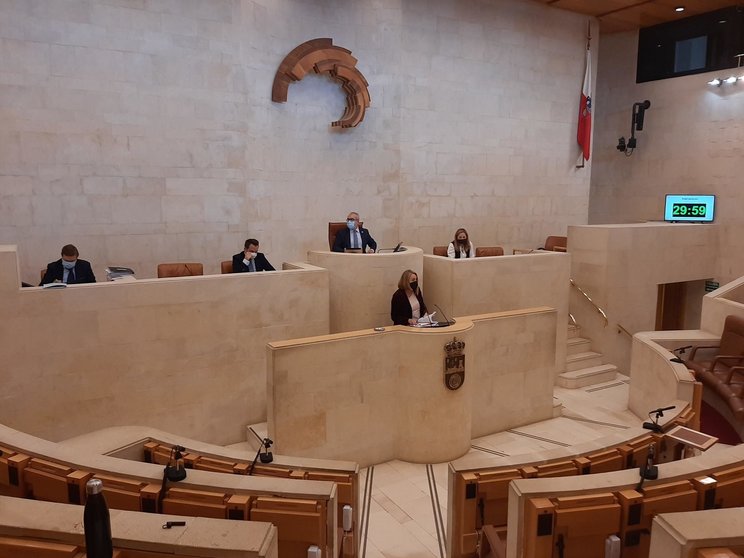 La fiscal superior de Cantabria, Pilar Jiménez, presenta la memoria de 2020 en el Parlamento