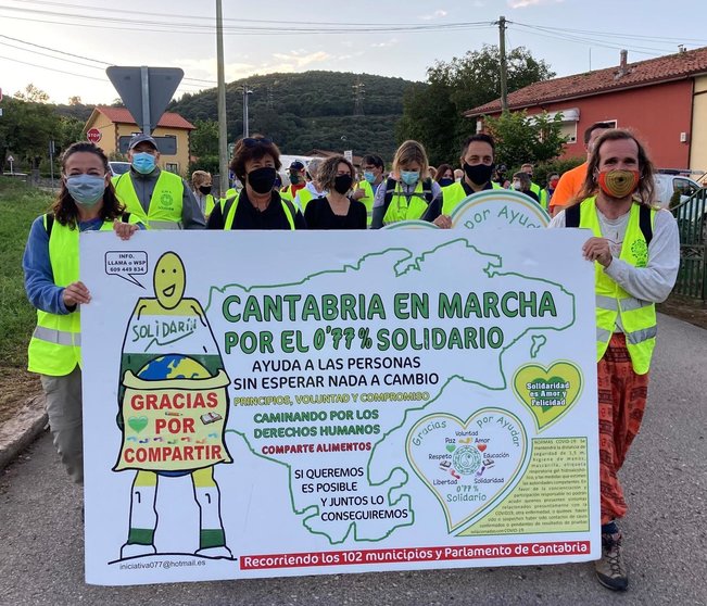 La Marcha Cantabria Solidaria por el 0,77% ha llegado este domingo a Villaescusa, Piélagos y Miengo