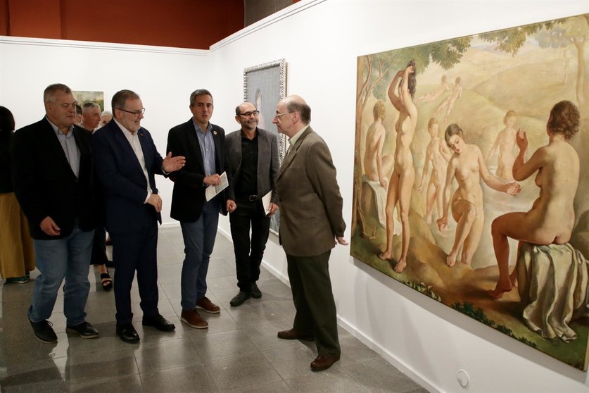 El vicepresidente, Pablo Zuloaga, en la exposición de artistas republicanos de la UC
