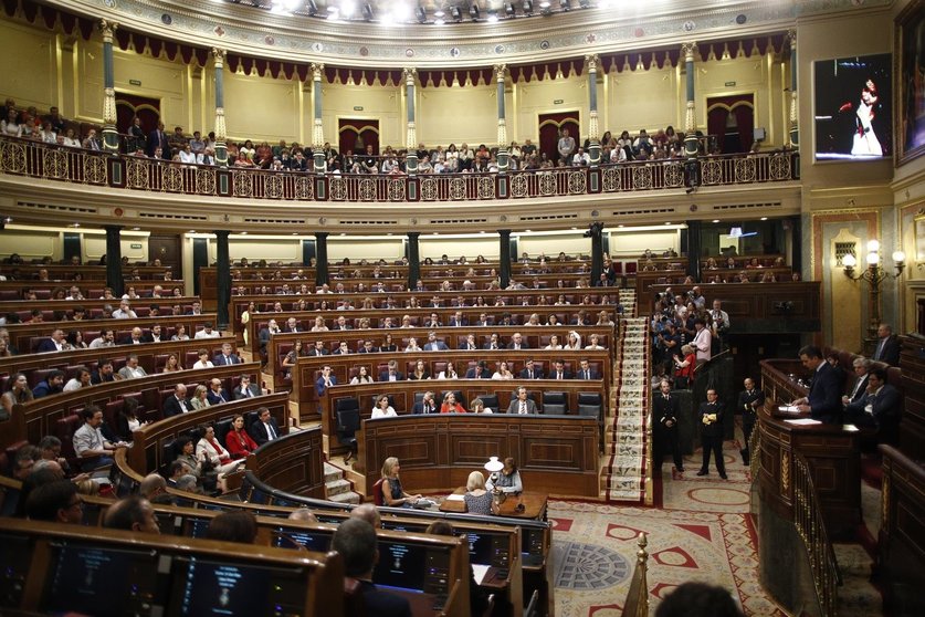 Vista del hemiciclo del Congreso de los Diputados durante la segunda votación para la investidura del candidato socialista a la Presidencia del Gobierno.