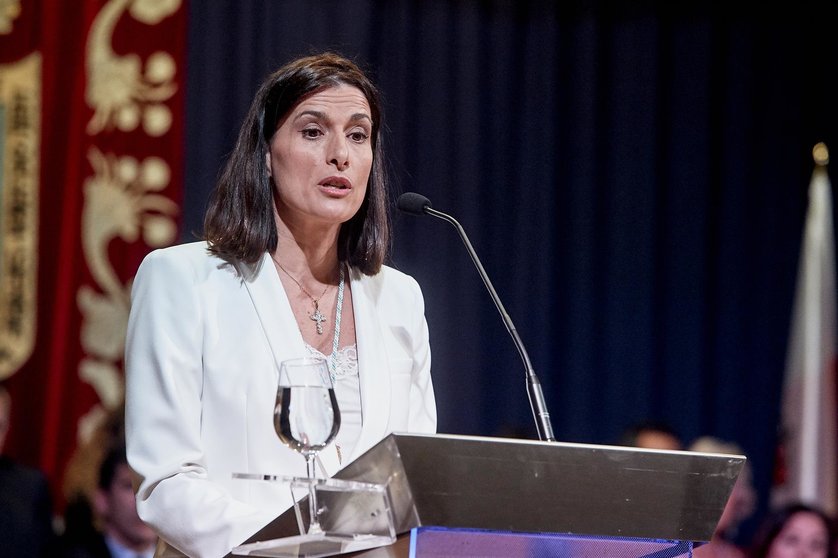 La candidata del PP a la alcadía de Santander, Gema Igual, durante su intervención en la sesión de constitución del Ayuntamiento de Santander, tras ser nombrada alcaldesa de la ciudad.