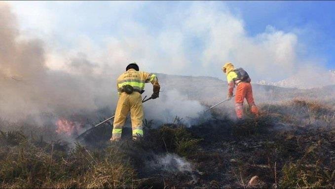Extinción incendios forestales en Cantabria
