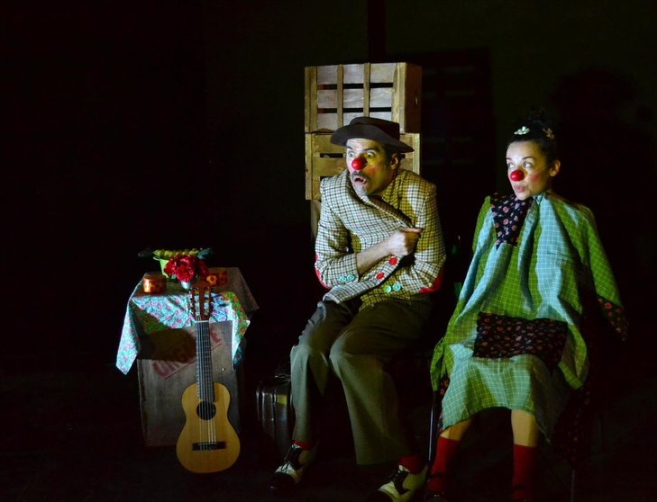 Escena de la obra ‘Clown sin tierra’ de la compañía Petit Teatro