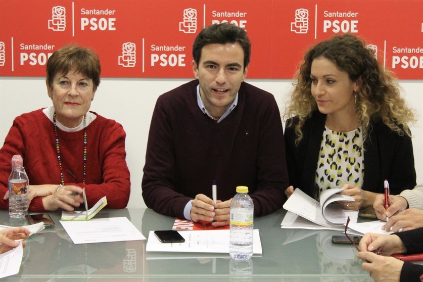 El secretario general del PSOE de Santander, Pedro Casares, en la Ejecutiva del partido