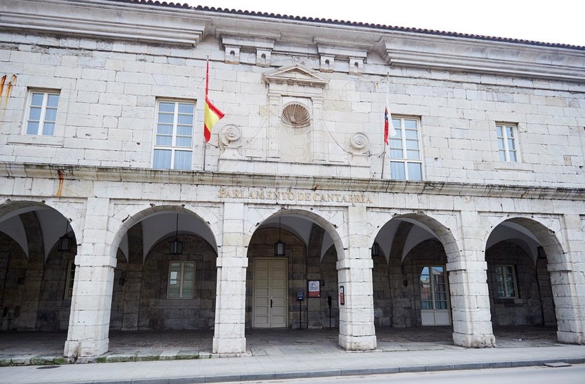 Exterior del Parlamento de Cantabria