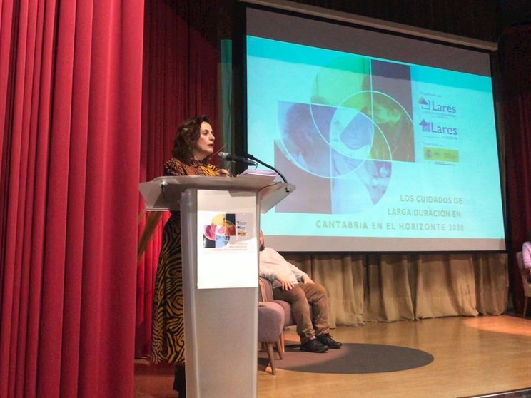 La consejera de Empleo y Políticas Sociales, Ana Belén Álvarez, en un acto en San Cándido