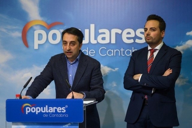 Alvaro Aguirre y Carlos Caramés, en rueda de prensa