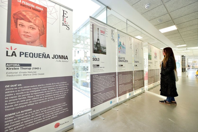 Exposición en la biblioteca del centro cívico de Cazoña. Archivo