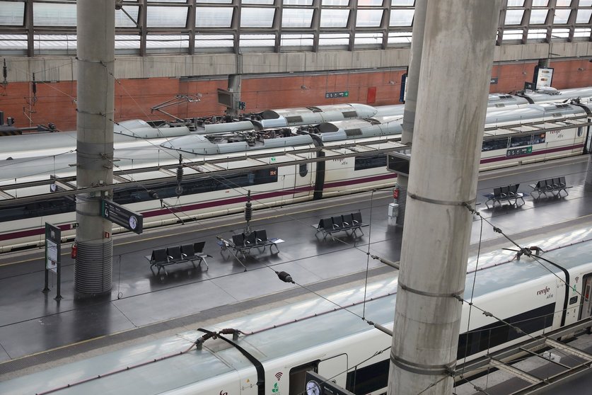 Varios trenes estacionados en la estación de Atocha