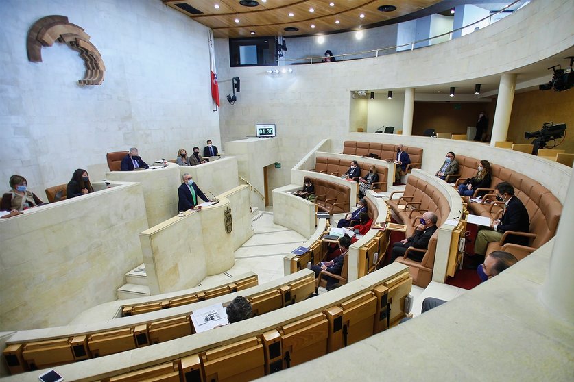Pleno del Parlamento de Cantabria (Archivo)