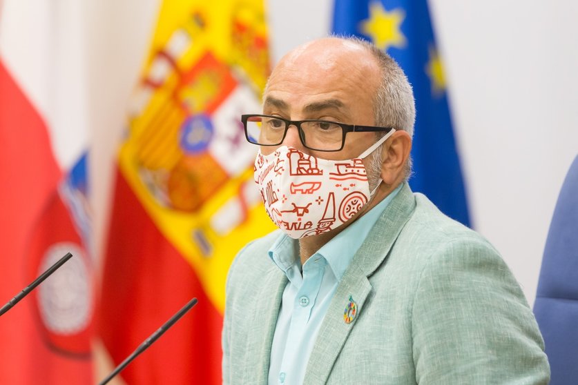 El consejero de Sanidad, Miguel Rodríguez, en rueda de prensa