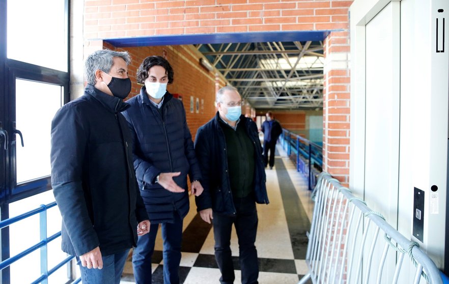 El vicepresidente del Gobiereno y el alcalde de Astillero visitan las obras de La Cantábrica