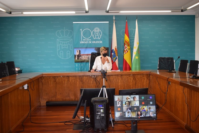 La alcaldesa de Piélagos, Verónica Samperio, en el Pleno