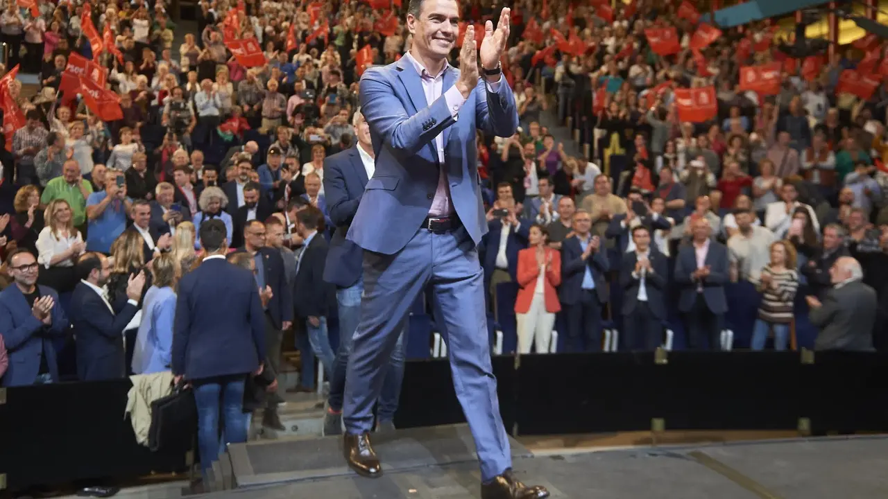 EuropaPress_5217205_El_secretario_general_del_PSOE_y_presidente_del_Go