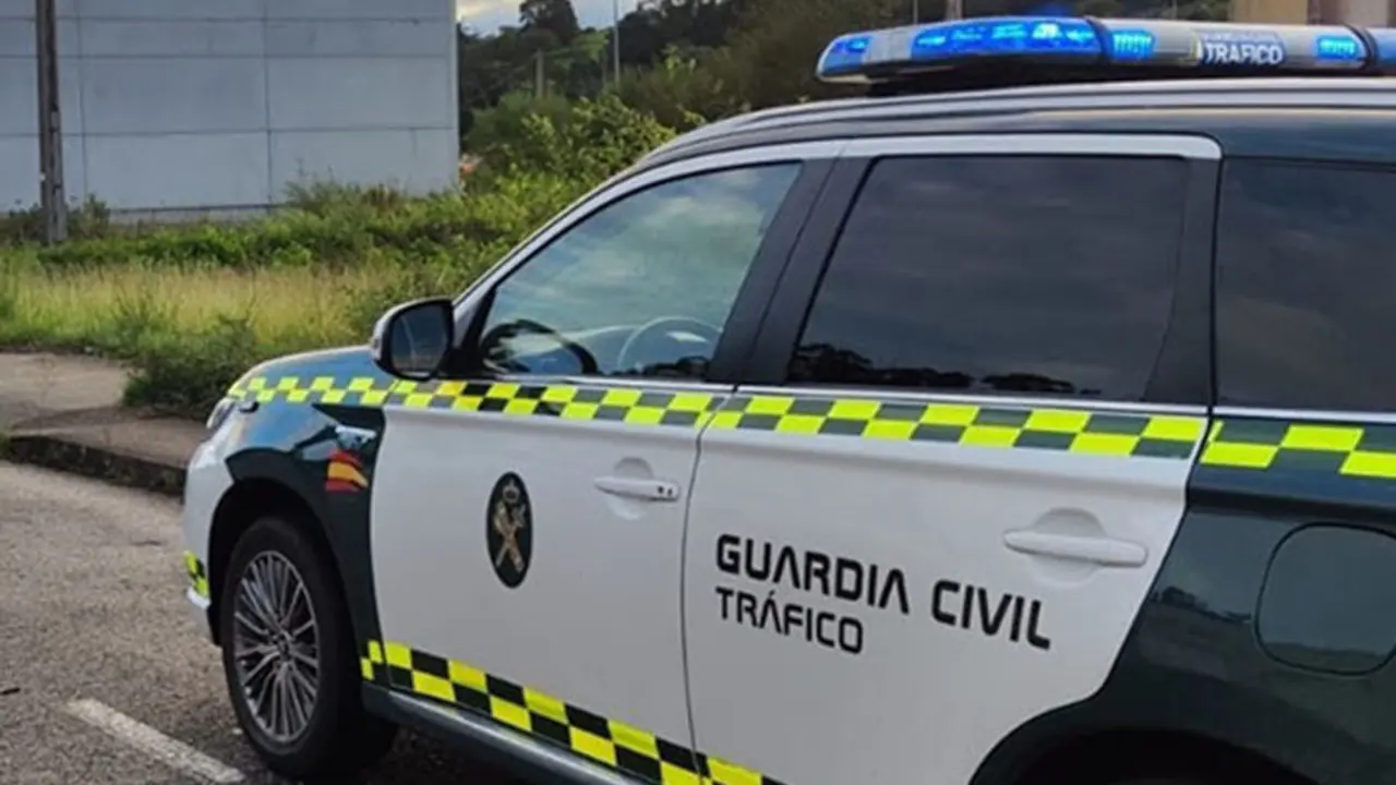 Control de la Guardia Civil de Tr&aacute;fico
GUARDIA CIVIL
(Foto de ARCHIVO)
24/10/2023