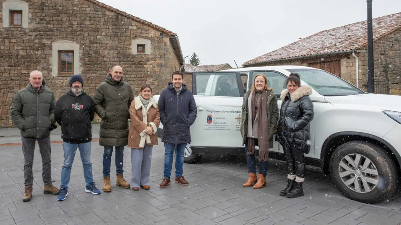 12:00 horas. Hormiguera (CA-744)
La consejera de Presidencia, Justicia, Seguridad y Simplificaci&oacute;n Administrativa, Isabel Urrutia, visita el Ayuntamiento de Valdeprado del R&iacute;o y obras de rehabilitaci&oacute;n en Hormiguera.