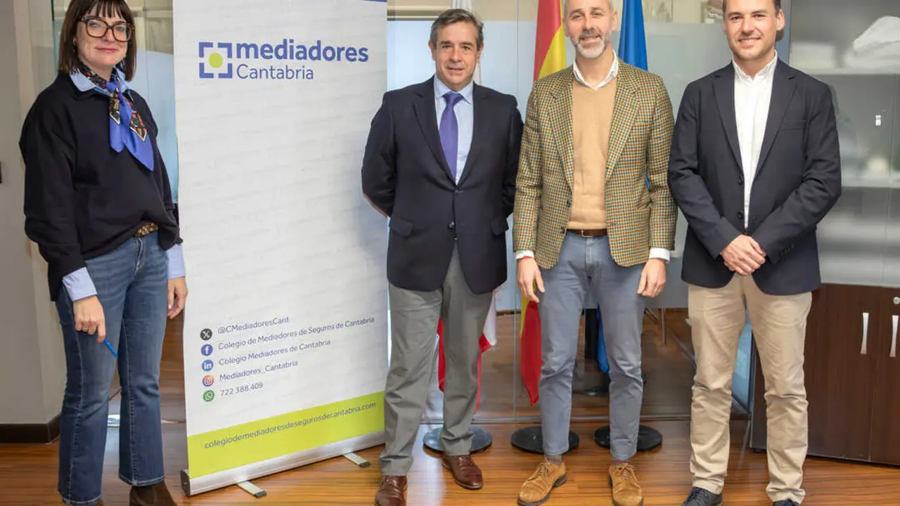 12:00 horas. Despacho del consejero.

El consejero de Educaci&oacute;n, Formaci&oacute;n Profesional y Universidades, Sergio SIlva, firma del cnvenio para impulsar la Formaci&oacute;n Profesional con el Colegio de Mediadores de Seguros de Cantabria.