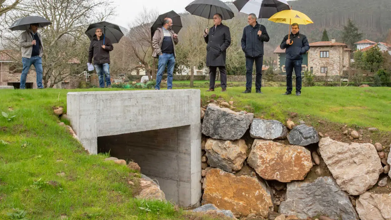 11:00 horas. Mazcuerras. https://maps.app.goo.gl/TdghVjrE3eVrkjSs6
El consejero de Fomento, Vivienda, Ordenaci&oacute;n del Territorio y Medio Ambiente, Roberto Media, inaugura las obras ejecutadas para evitar las inundaciones en Cos.