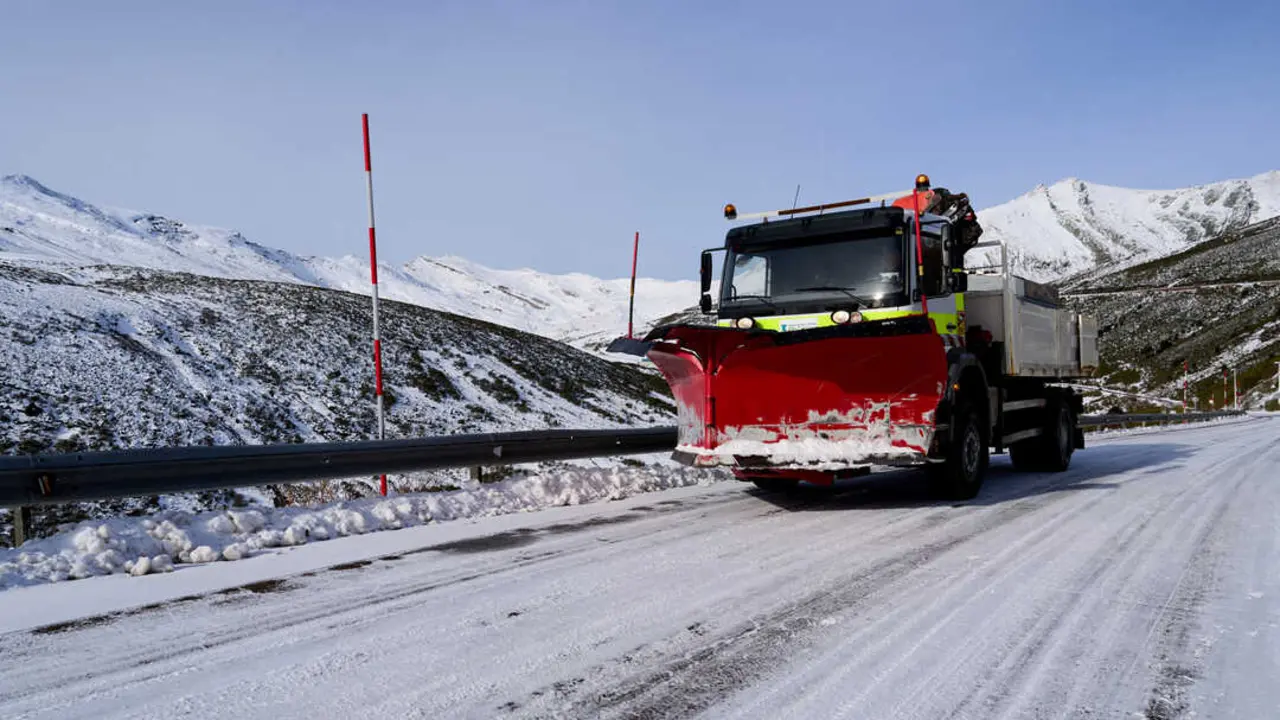 5/12/23  ALTO CAMPO
NIEVE EN ALTO CAMPO 



FOTO: Juan Manuel Serrano Arce