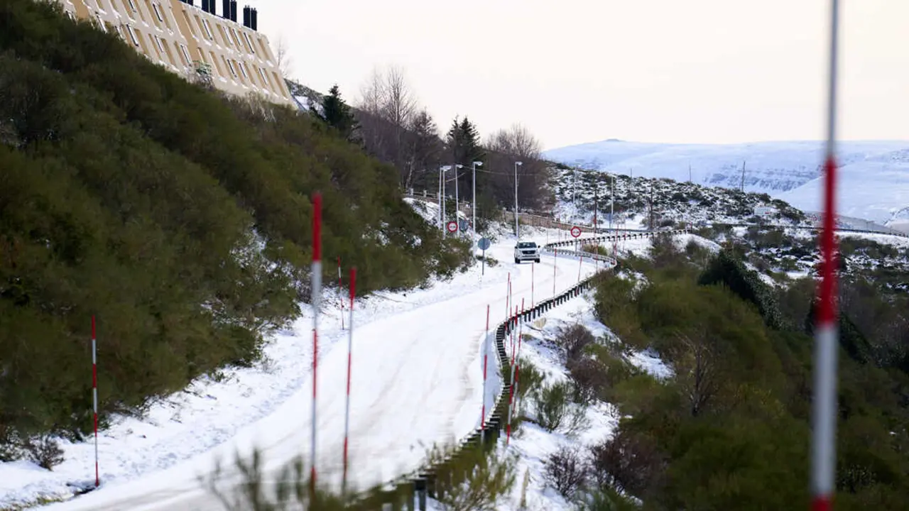5/12/23  ALTO CAMPO
NIEVE EN ALTO CAMPO 



FOTO: Juan Manuel Serrano Arce