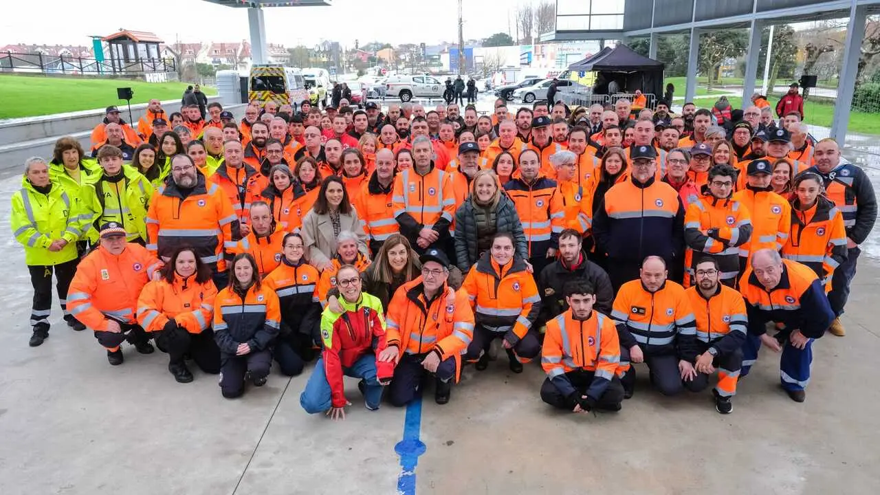 12:45 horas. Plaza de Soto de la Marina. La presidenta de Cantabria, Mar&iacute;a Jos&eacute; S&aacute;enz de Buruaga, asiste al encuentro con agrupaciones municipales de voluntarios de protecci&oacute;n civil. 14 de marzo de 2026 &copy; Ra&uacute;l Lucio