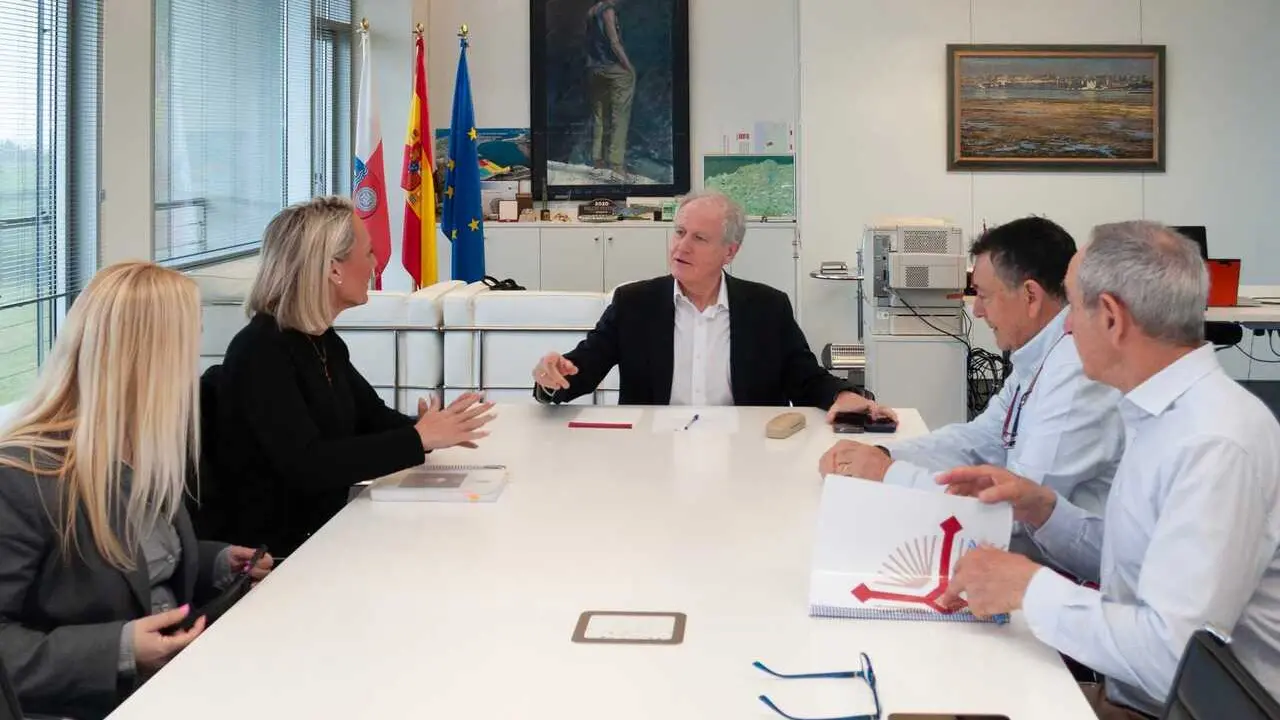 09:30 horas. Despacho del consejero
El consejero de Industria, Empleo, Innovaci&oacute;n y Comercio, Eduardo Arasti, recibe a la alcaldesa de Santilla del Mar. 25/03/2026. Jimena Aguirre