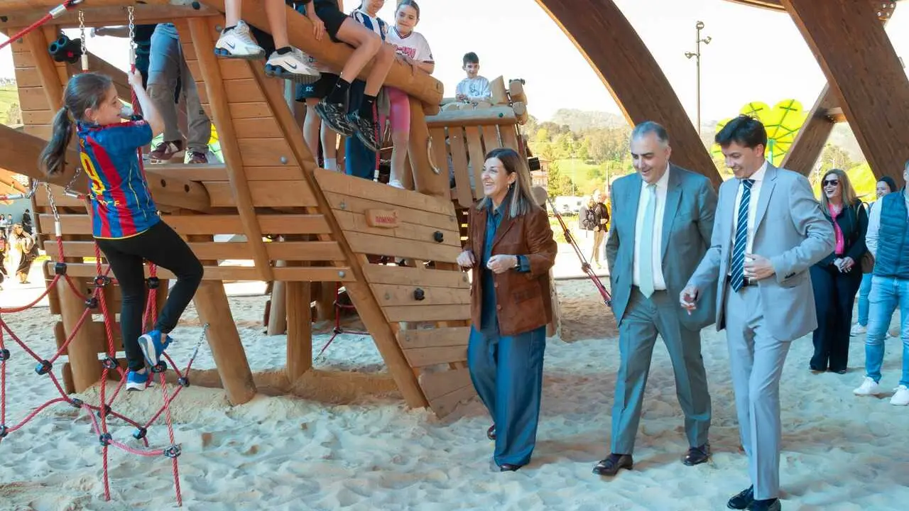11:00 horas. Pomaluego, Casta&ntilde;eda. https://maps.app.goo.gl/jKkdvY4kJ3quDLRy6
La presidenta de Cantabria, Mar&iacute;a Jos&eacute; S&aacute;enz de Buruaga, inaugura el nuevo parque infantil cubierto. 15/04/2026