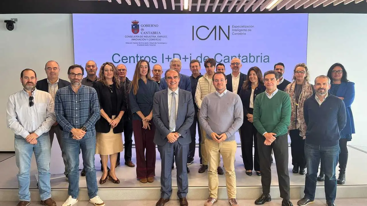 El Gobierno de Cantabria, a trav&eacute;s de la Consejer&iacute;a de Industria, Empleo, Innovaci&oacute;n y Comercio, ha organizado esta semana una jornada de trabajo con los representantes de los 20 centros tecnol&oacute;gicos de la regi&oacute;n registrados en el Ministerio de Ciencia, Innovaci&oacute;n y Universidades para potenciar la colaboraci&oacute;n p&uacute;blico-privada en beneficio de la transferencia del conocimiento investigador a la sociedad.