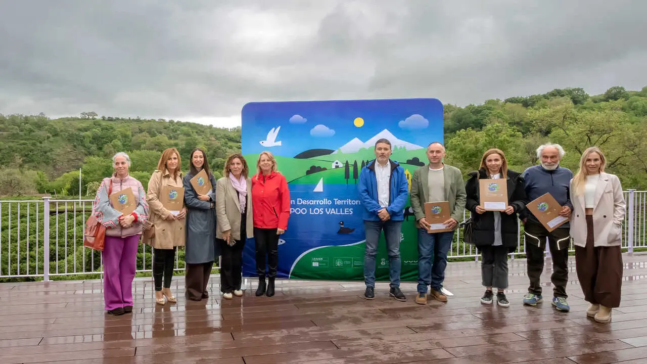 10:00 horas. Laberinto de Tilde, Entrambasaguas. https://maps.app.goo.gl/5PdxZoitMRHrd4AT7 La consejera de Desarrollo Rural, Ganader&iacute;a, Pesca y Alimentaci&oacute;n, Mar&iacute;a Jes&uacute;s Susinos, asiste a la firma de contratos del GAL de Campoo-Los Valles.