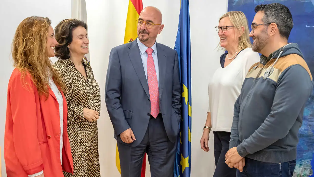 11:30 horas. Sal&oacute;n de actos, Consejer&iacute;a
El consejero de Salud, C&eacute;sar Pascual, preside el acto de bienvenida y recepci&oacute;n a los participantes del programa &lsquo;Hope 2026&rsquo;.