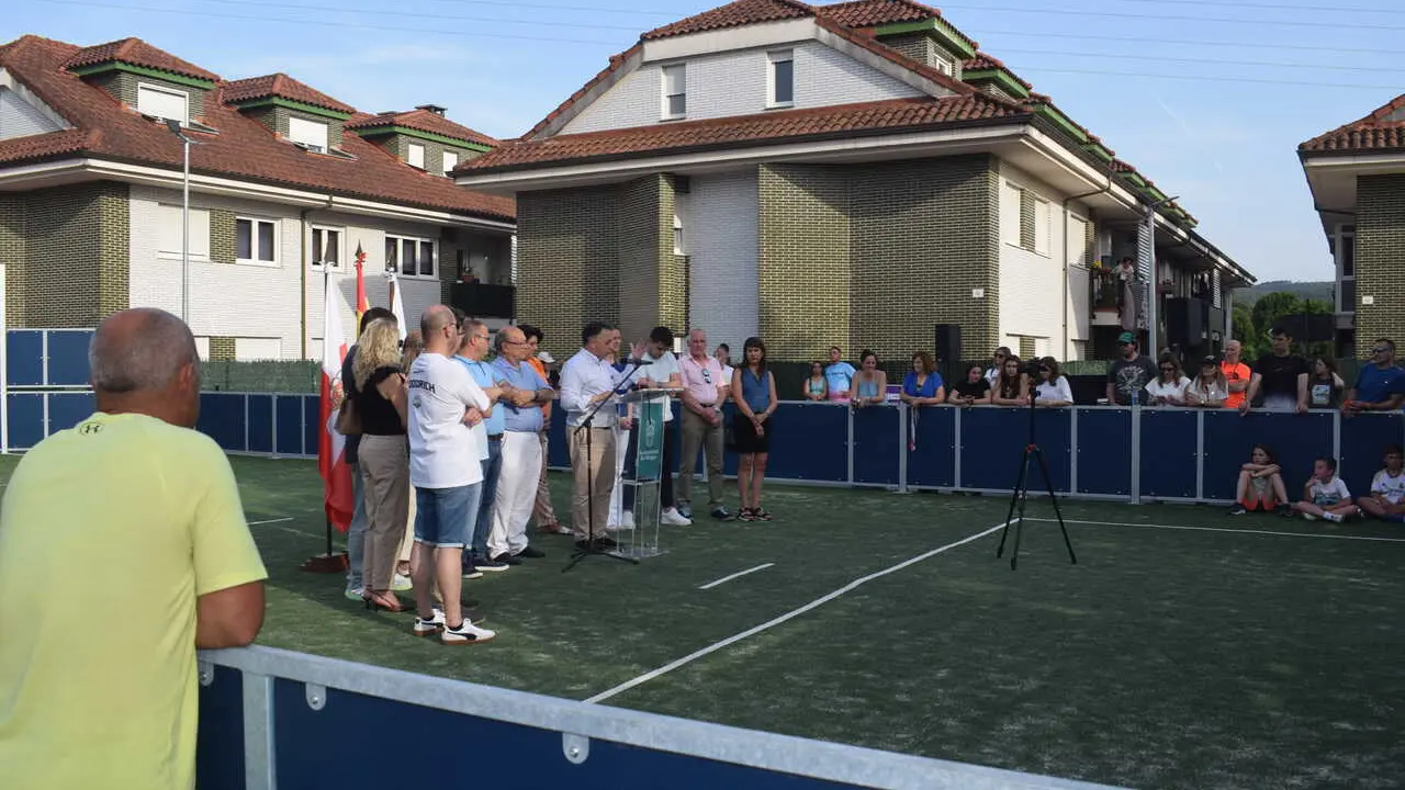 INAUGURACION NUEVO ESPACIO MULTIDEPORTE Y DE J UEGO INFANTIL BARRIO LOS RIEGOS - ARCE (8)