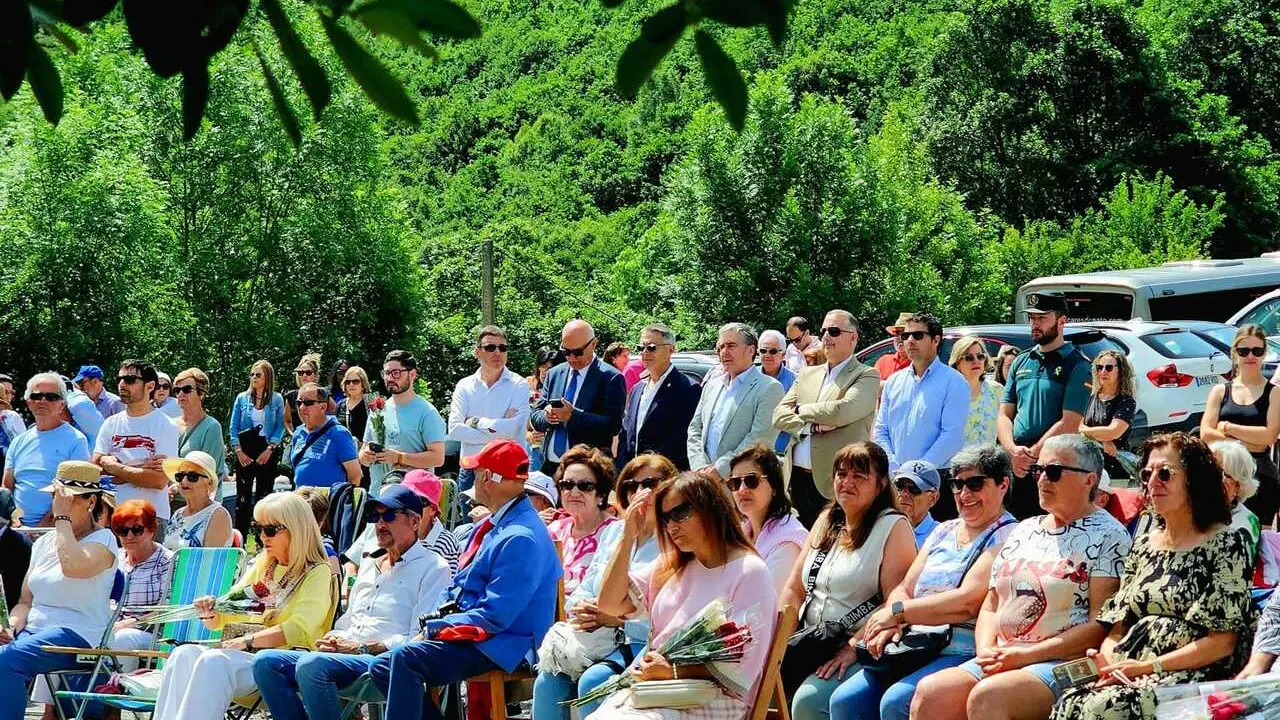 El consejero de Fomento, Vivienda, Ordenaci&oacute;n del Territorio y Medio Ambiente, Roberto Media, asiste a la celebraci&oacute;n del &lsquo;D&iacute;a de la Rosa&rsquo; en el Santuario de Montesclaros
31 MAY 26