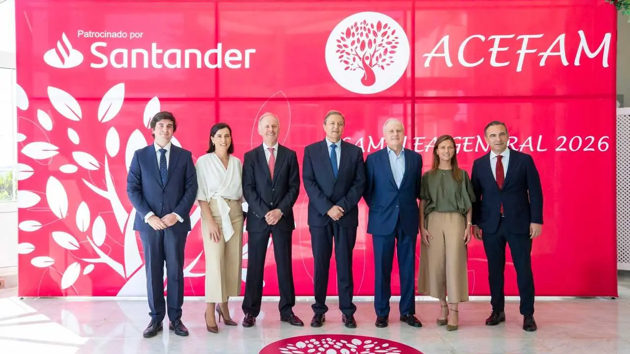 12:30 horas. Hotel Real, Santander
El consejero de Industria, Empleo, Innovaci&oacute;n y Comercio, Eduardo Arasti, inaugura la Asamblea General de la Asociaci&oacute;n C&aacute;ntabra de la Empresa Familiar (ACEFAM). 
12 JUN 26 &copy; Miguel De la Parra