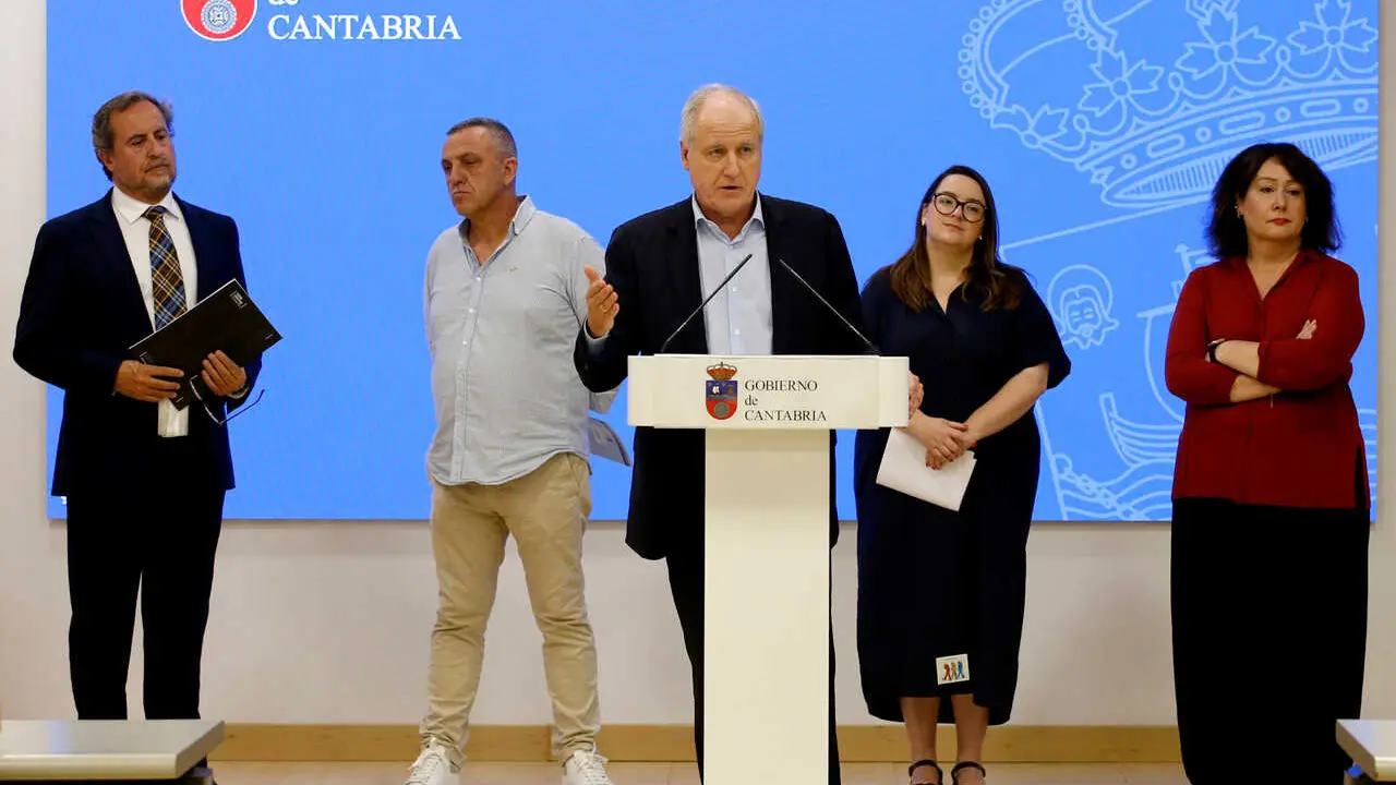 El consejero de Industria, Empleo, Innovaci&oacute;n y Comercio, Eduardo Arasti, presenta el Plan de Empleo Joven  (A las 11:20 se proceder&aacute; a la firma con sindicatos y patronal en la sala de reuniones de la primera planta y los gr&aacute;ficos podr&aacute;n entrar a tomar im&aacute;genes).
17 jun 26