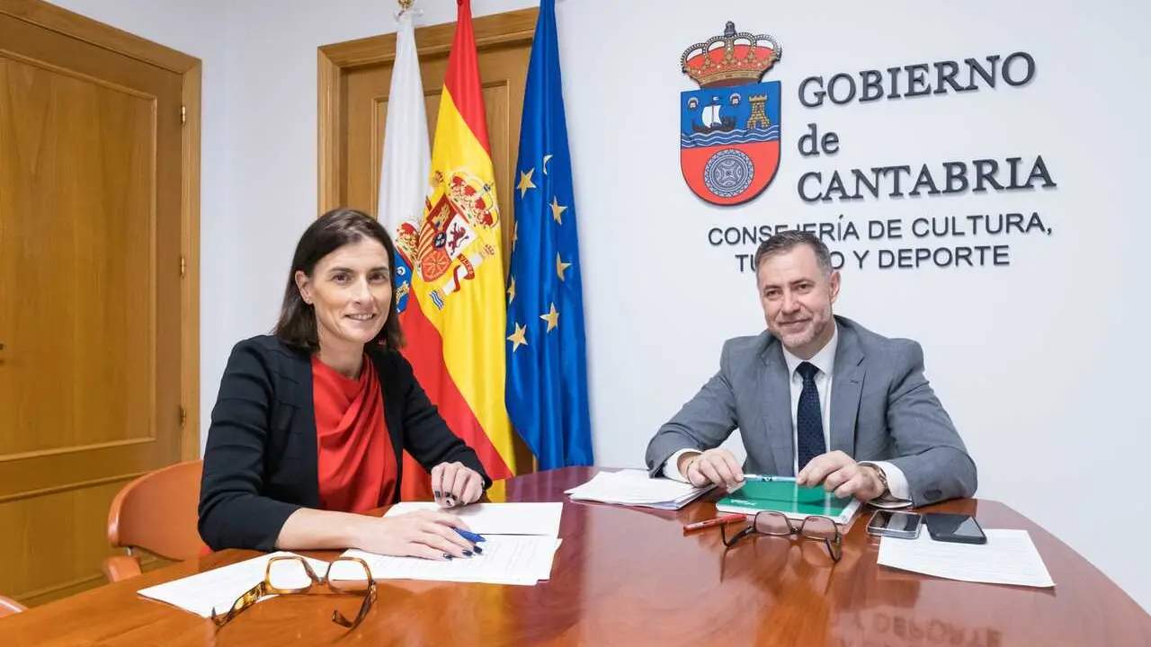 09:00 horas. Despacho del consejero. El consejero de Cultura, Turismo y Deporte, Luis Mart&iacute;nez Abad, se re&uacute;ne con la alcaldesa de Santander, Gema Igual. 16 de octubre de 2024 &copy; Ra&uacute;l Lucio