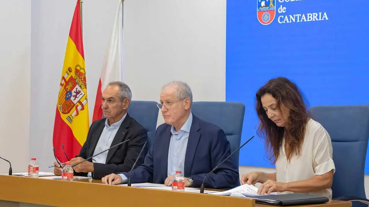 10:00 horas. Sala de Prensa del Gobierno de Cantabria
El consejero de Industria, Empleo, Innovaci&oacute;n y Comercio, Eduardo Arasti, informa en rueda de prensa sobre la aprobaci&oacute;n del Plan de Sostenibilidad Energ&eacute;tica de Cantabria (PSEC).