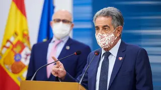 El presidente c&aacute;ntabro Miguel &Aacute;ngel Revilla y el consejero de Sanidad Miguel Rodr&iacute;guez