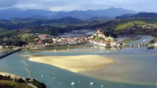 SAN VICENTE DE LA BARQUERA
BARRERAS ANTICONTAMINACION
VISTA AEREA
NACHO ROMERO &copy;
13 FEB 03