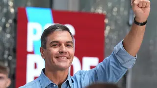 Pedro Sanchez asiste a mintin en comida socialista en Sig&uuml;eiro, concello de oroso