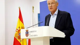 El consejero de Industria, Empleo, Innovaci&oacute;n y Comercio, Eduardo Arasti, ofrece una rueda de prensa sobre la estaci&oacute;n intermodal de La Pasiega
18 SEP 24