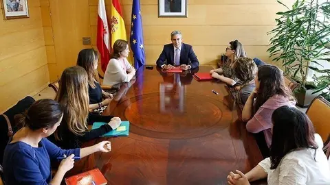 Zuloaga se estrena como vicepresidente de Cantabria reuni&eacute;ndose con colectivos de mujeres