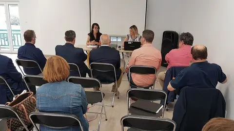 La alcaldesa de Pi&eacute;lagos, Ver&oacute;nica Samperio, ha abierto el encuentro