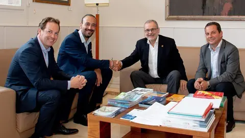 Primera reuni&oacute;n entre el rector de la UC, &Aacute;ngel Pazos, y el alcalde de Torrelavega, Javier L&oacute;pez Estrada