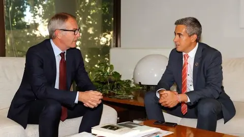 El ministro de Cultura, Jos&eacute; Guirao, y el vicepresidente de Cantabria, Pablo Zuloaga