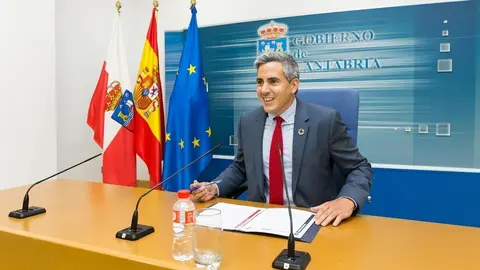 Pablo Zuloaga, en su primera rueda de prensa como vicepresidente y portavoz del Gobierno de Cantabria. El tambi&eacute;n consejero de Universidades, Igualdad, Cultura y Deporte informa de los acuerdos del primero Consejo de Gobierno