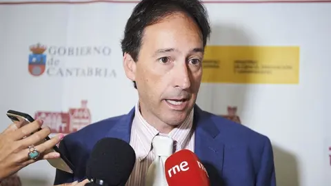El consejero de Obras P&uacute;blicas, Ordenaci&oacute;n del Territorio y Urbanismo del Gobierno de Cantabria, Jos&eacute; Luis Gochicoa